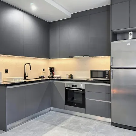 Apartment Luxury 1 *