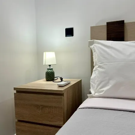 Luxury 1 アパート